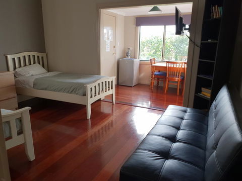 Bunbury's Most Convenient Location - Unit 2 - Accommodation Port Hedland 1