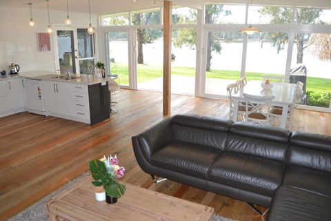 Bundalong Waterfront- 28 Graham Ave, Bundalong - Accommodation Port Hedland 2