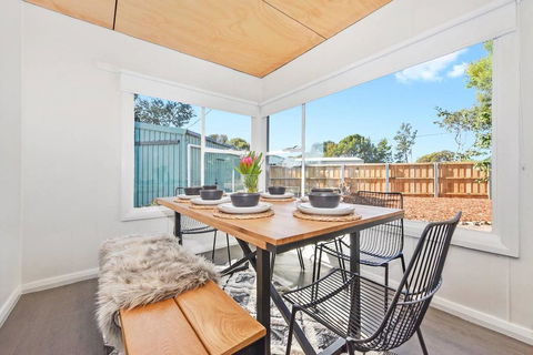 BUNGALOW BEAUTY - Hosted By: L'Abode Accommodation - Accommodation Port Hedland 1