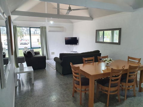 Busselton Holiday Units - Accommodation Port Hedland 1
