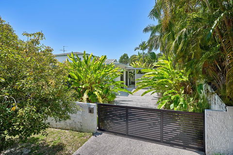 Cairns Northern Beaches Holiday Retreat - Accommodation Port Hedland 1