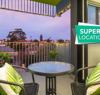 Canopy  44-Minutes from the CBD Train and Cafes - Wifi - Nespresso - Amenities - Accommodation Port Hedland