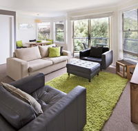 Caribou 3 - Modern  spacious with views over Lake Jindabyne - Accommodation Port Hedland