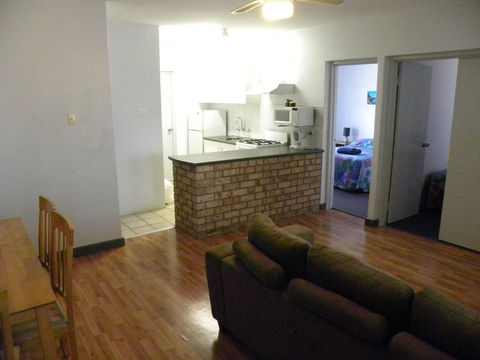 Carnarvon Central Apartments - Accommodation Port Hedland 2