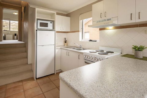 Cascades 18/3 Kurrajong Street - Accommodation Port Hedland 1