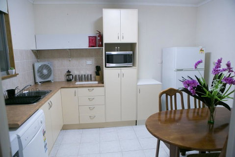Cave Place Units - Accommodation Port Hedland 1