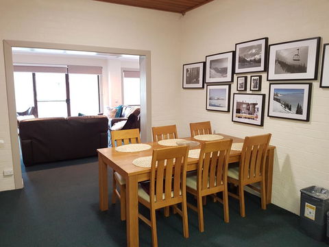 Cedarwood Apartments - Accommodation Port Hedland 0