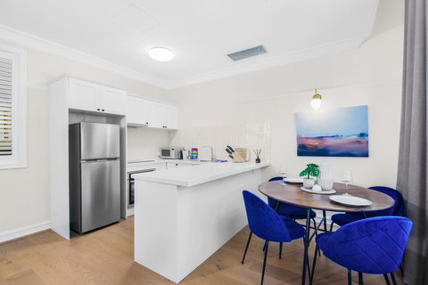 Central Apartment With Spacious Living And Dining - Accommodation Port Hedland 3