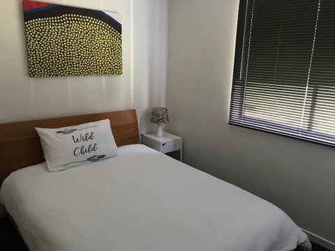 Central Gold Coast 3 Double Bedroom Apartment - Accommodation Port Hedland 1