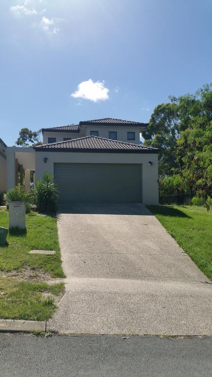 Central Gold Coast Large, Modern, Elevated House - Accommodation Port Hedland 0