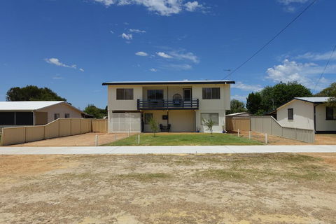 Central Views - Accommodation Port Hedland 1