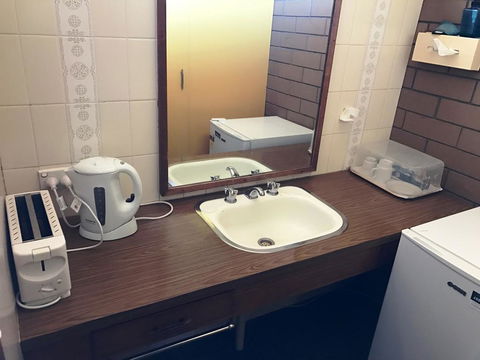 Century Motor Inn - Accommodation Port Hedland 2