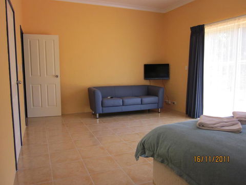 Chalets On Stoneville - Accommodation Port Hedland 1