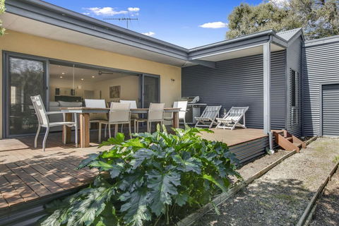 Charchie's By The Sea Pet Friendly Family Home, Close To Beach - Accommodation Port Hedland 1