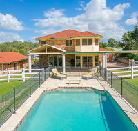 Charming Brisbane Acreage Pool - Accommodation Port Hedland