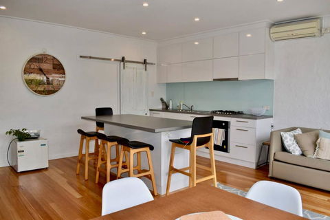 Charming Terrace House On Tree Lined Street - Accommodation Port Hedland 1