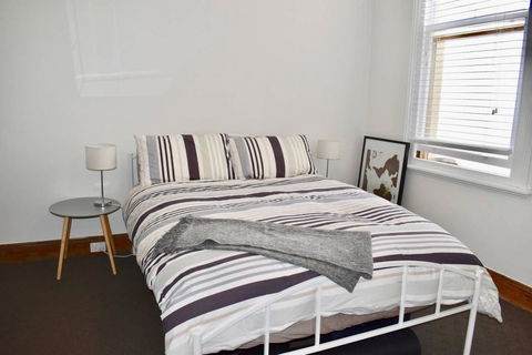 Charming Terrace House On Tree Lined Street - Accommodation Port Hedland 3