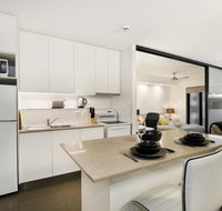 City Getaway Modern Bowen Hills 1 Bedroom with Free WIFI and Parking - Accommodation Port Hedland