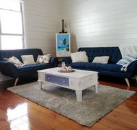 Classic Q'slander Huge Deck Pool Cowboy Stadium - Accommodation Port Hedland