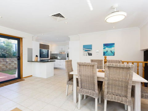 Coastal Haven @ Gerroa - Accommodation Port Hedland 1