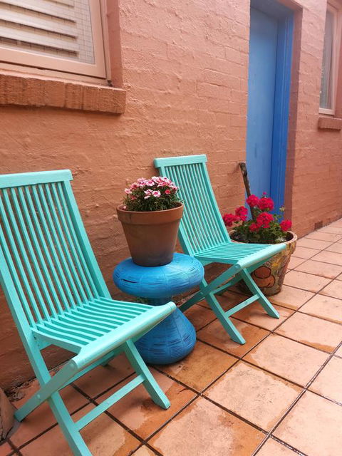 Colourful Creative Artist House Glen Waverley - Accommodation Port Hedland 3
