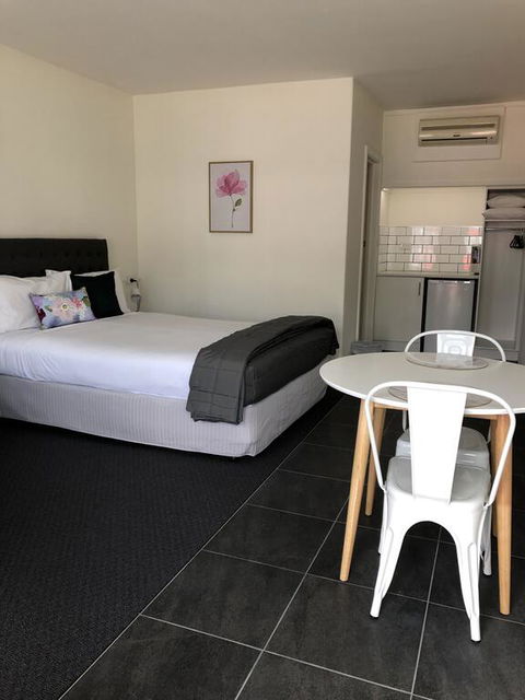Commodore Motor Inn - Accommodation Port Hedland 3