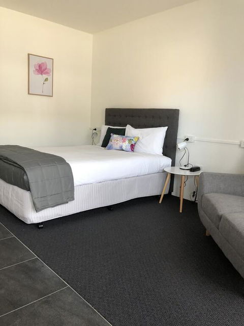 Commodore Motor Inn - Accommodation Port Hedland 2