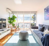 COMO A South Yarra Delight Car Park and King Bed - Accommodation Port Hedland
