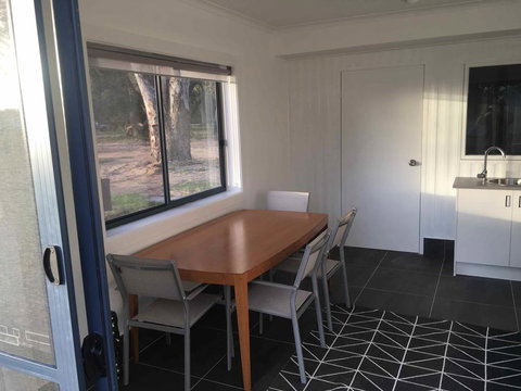 Coonawarra Cabins Unit A - Accommodation Port Hedland 1