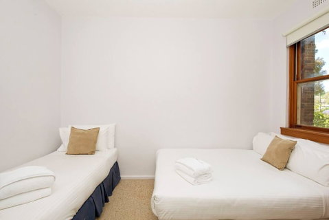 Cosy 2BR Plus Parking In Nth Sydney - Accommodation Port Hedland 3