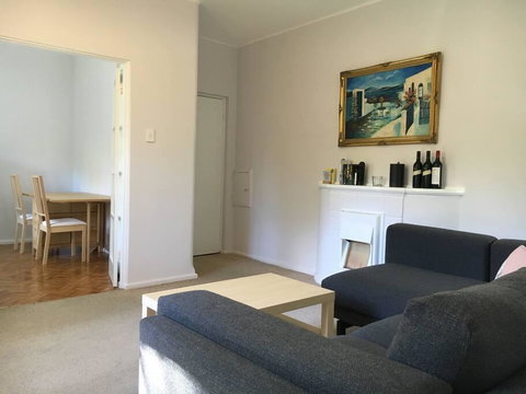 Cosy 2BR Plus Parking In Nth Sydney - Accommodation Port Hedland 1