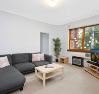 Cosy 2BR plus Parking in Nth Sydney - Accommodation Port Hedland