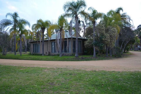 Cottage Port Stephens / Swan Bay, NSW - Accommodation Port Hedland 1