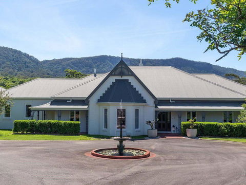 Cowley House - Stunning Entertainer, Views, Pool - Accommodation Port Hedland 0