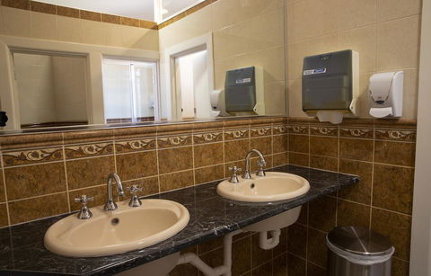Criterion Hotel Gundagai - Accommodation Port Hedland 2