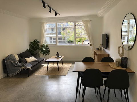 Cronulla Accommodation - Accommodation Port Hedland 3
