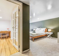 Darling Suite - Newly renovated on the river access to the Tan South Yarra station or Chapel St - Accommodation Port Hedland