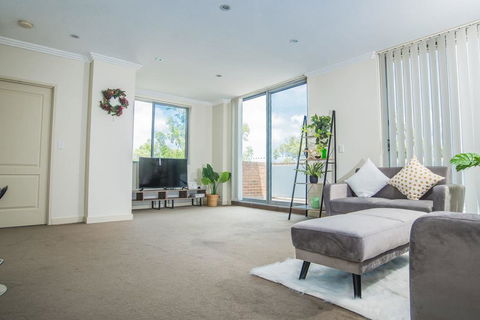 Designed Home Of Ultimate Convenience In Gordon - Accommodation Port Hedland 2