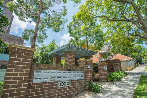 Designed Home Of Ultimate Convenience In Gordon - Accommodation Port Hedland 1