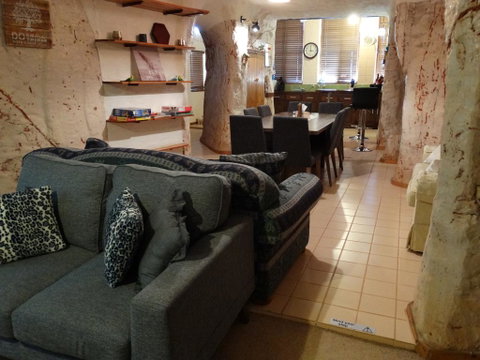 Dinky Di's Dugout - Accommodation Port Hedland 0
