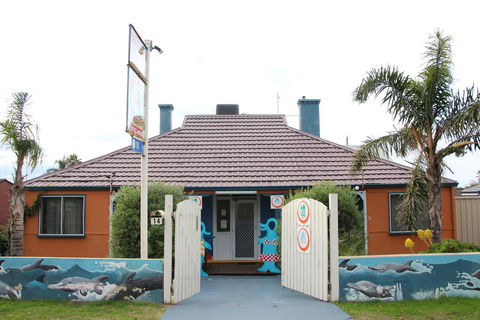 Dolphin Retreat Bunbury YHA - Accommodation Port Hedland 0