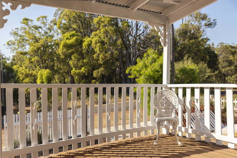 Dwellingup Retreat - Accommodation Port Hedland 1