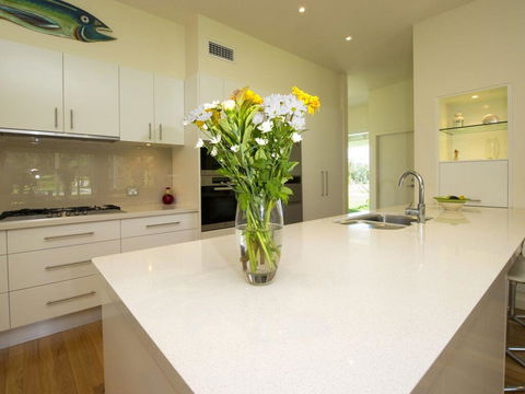 Echo Beach House, 16 Reflections Dr - Luxurious House With Magnificent Pool And Ducted Air - Accommodation Port Hedland 1