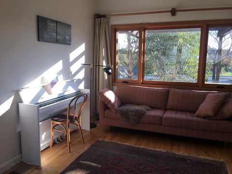 Eco-renovated Light-filled House On A Hill - Accommodation Port Hedland 0