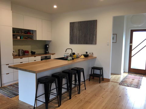 Eco-renovated Light-filled House On A Hill - Accommodation Port Hedland 1