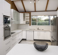 EeBee House - Beautiful Family Home with Stunning Eagle Bay Views - Accommodation Port Hedland