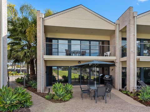 ELSINOR Townhouse 3 Mulwala - Accommodation Port Hedland 0