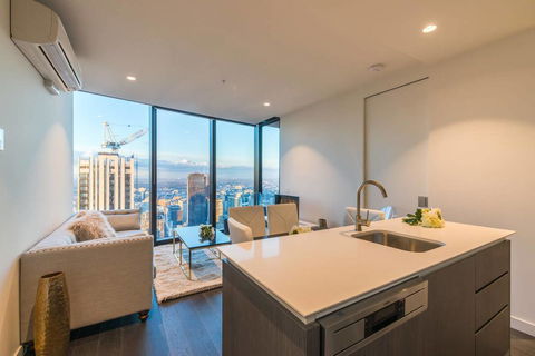 EQ Tower Luxury 2 Bedroom Skyline CBD Apartment - Accommodation Port Hedland 0