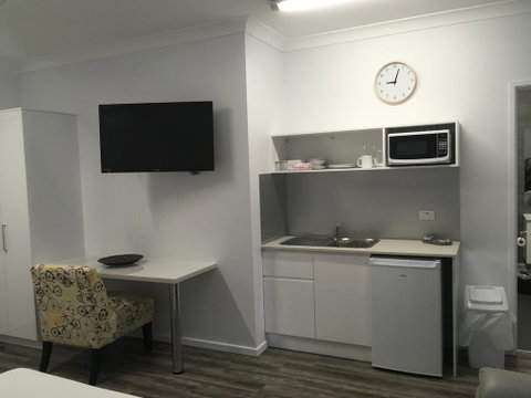 Escape On Lake - Accommodation Port Hedland 1