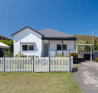 Escape to the Cottage 68 Tomaree Rd pet friendly and boat parking and WIFI - Accommodation Port Hedland
